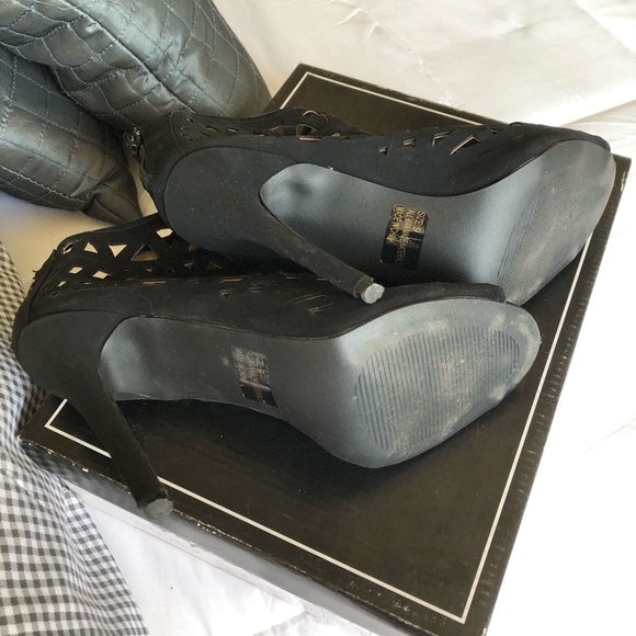 Sexy Black Heels - Picture 4 of 7